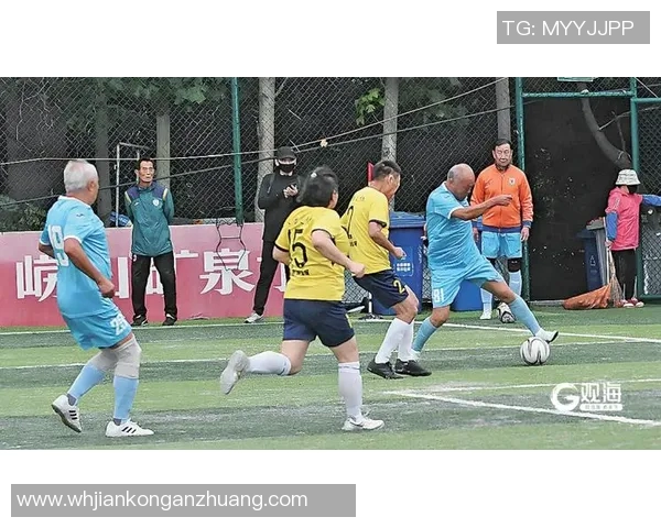 足球明星在绿茵场上奔跑挥手的精彩瞬间与激情表现 足球明星在绿茵场上奔跑挥手的精彩瞬间与激情表现