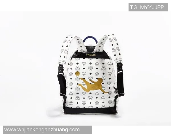 足球明星背包挂件的魅力与时尚搭配解析